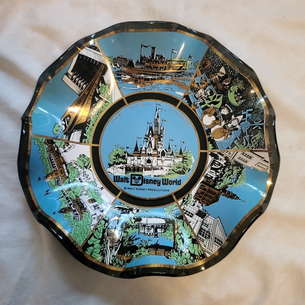 VTG Walt Disney World Magic Kingdom Scalloped Glass Plate